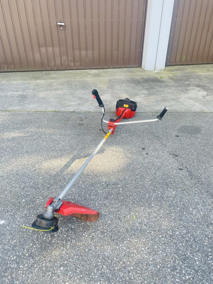 Husqvarna Tutti gli attrezzi: Rasentrimmer Jonsered GR320 – Usato da Würenlos venduto da Shop_Shop