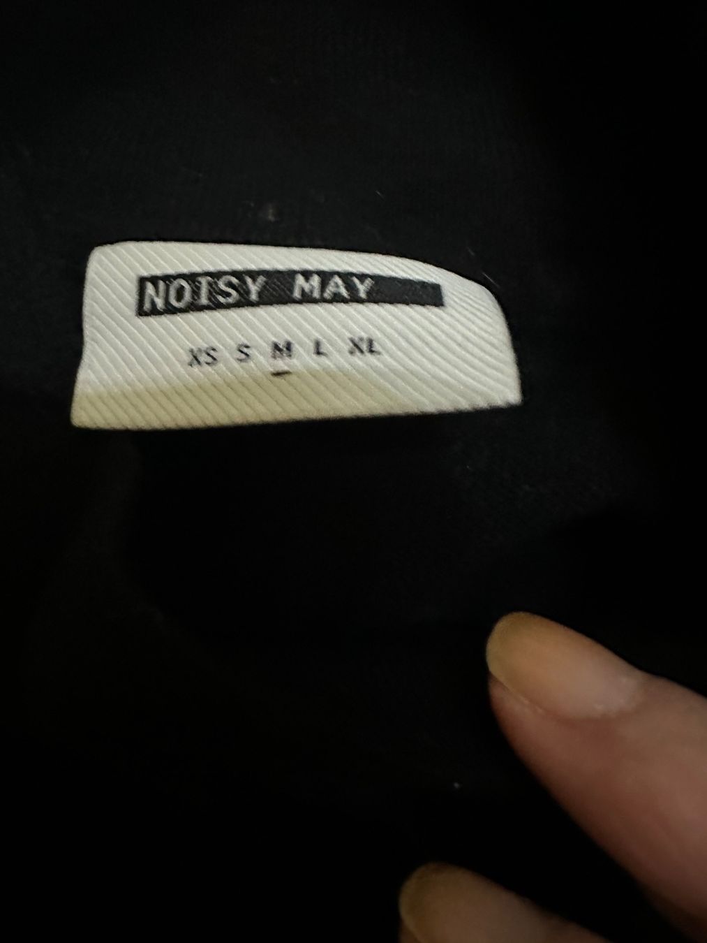 Maglioni & Felpe: Pull noir simple taille M – Usato da Sion venduto da DayJenn 1