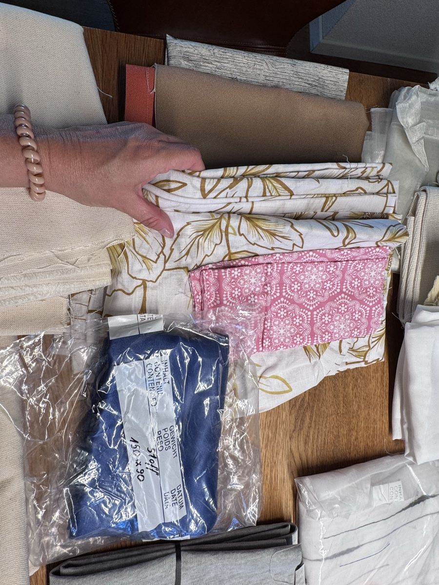 Tissus: Stoff-Set auch Kunstleder  – D'occasion à Niederbüren par Oetschli 8