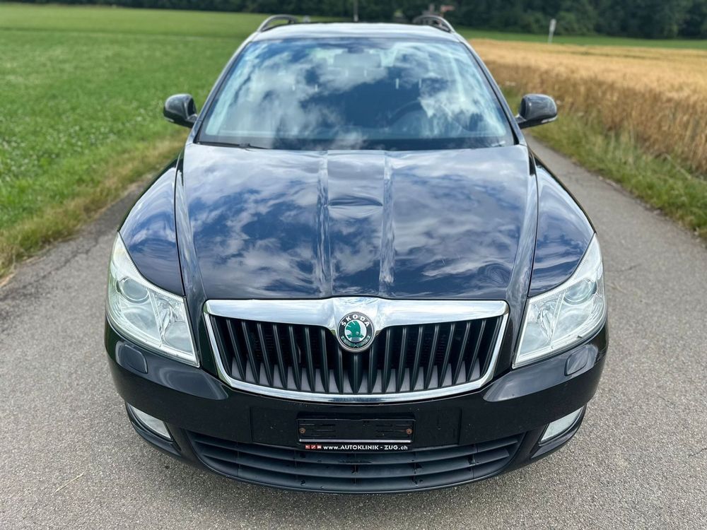 Skoda Automobili: SKODA Octavia Combi 1.8 TSI Elegance 4x4 – Usato da Hünenberg venduto da Auto-Klinik01 1