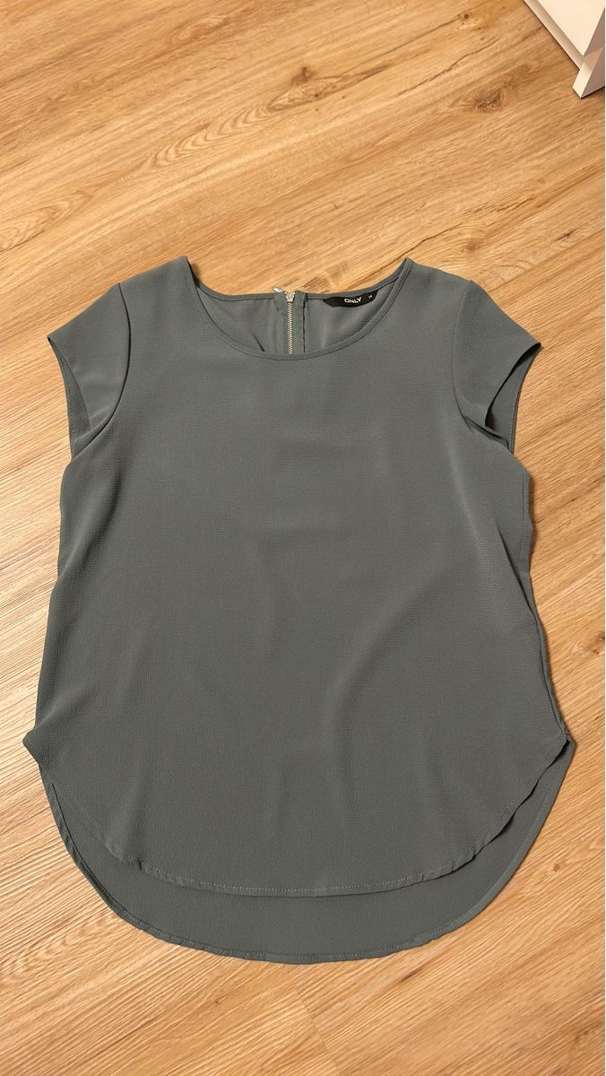 Only Blusen: Bluse Gr. 34 von ONLY – Gebraucht aus Neuendorf von kjaere