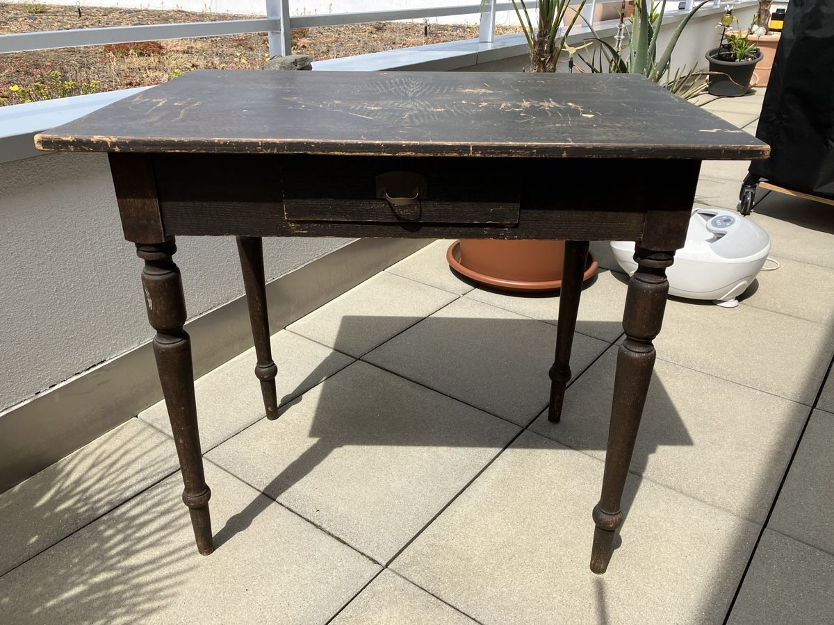 Tables: Antikes kleines Tischli – D'occasion à Willisau par son_lq7g