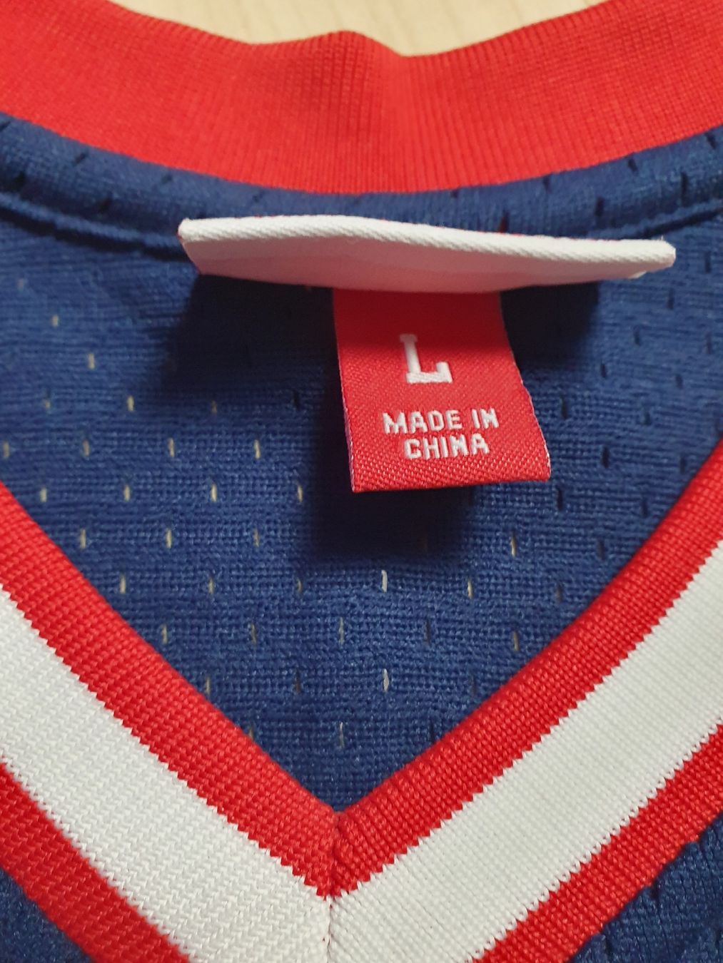 Mitchell & Ness Canottiere & Pantaloni: Mitchell & Ness Rockets Olajuwon #34 Retro Trikot Gr. L – Nuovo (secondo la descrizione) da St. Gallen venduto da CaliSunshine 3