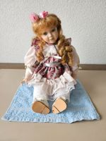 Schöne Puppe aus Mamas Sammlung