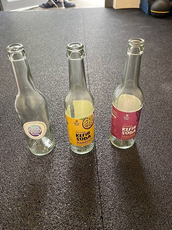 Bicchieri, Caraffe & Bottiglie: Glasflaschen / Bierflaschen 33cl – Usato da Oberwil BL venduto da t-jay-double-u 1