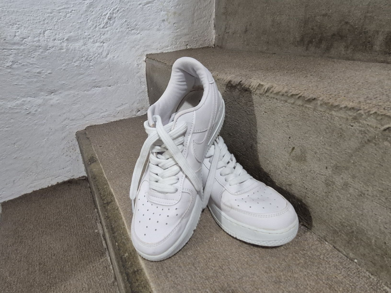 Nike Scarpe da donna: Nike Air Force 1 – Usato da Winterthur venduto da Lumi11
