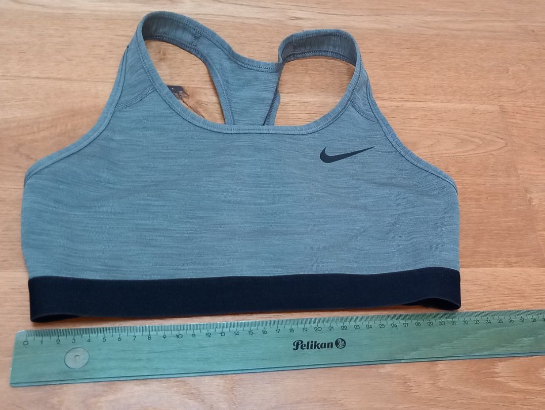 Nike Tops: Sport Bra von Nike – D'occasion à Gais par LeonieM01 1