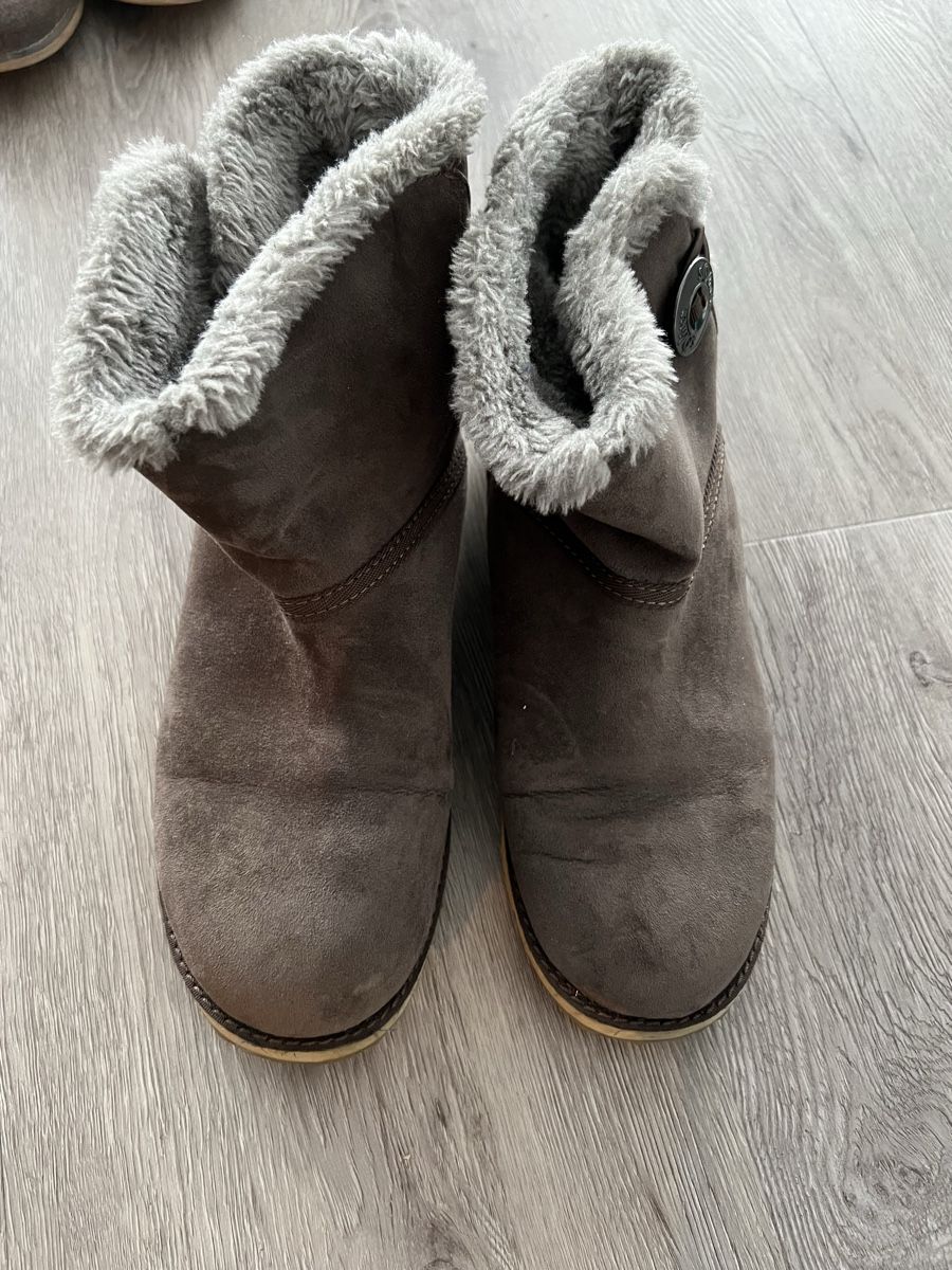 Scarpe da donna: Lot Chaussures - taille 38-39 – Usato da Ste-Croix venduto da Caramel31 7