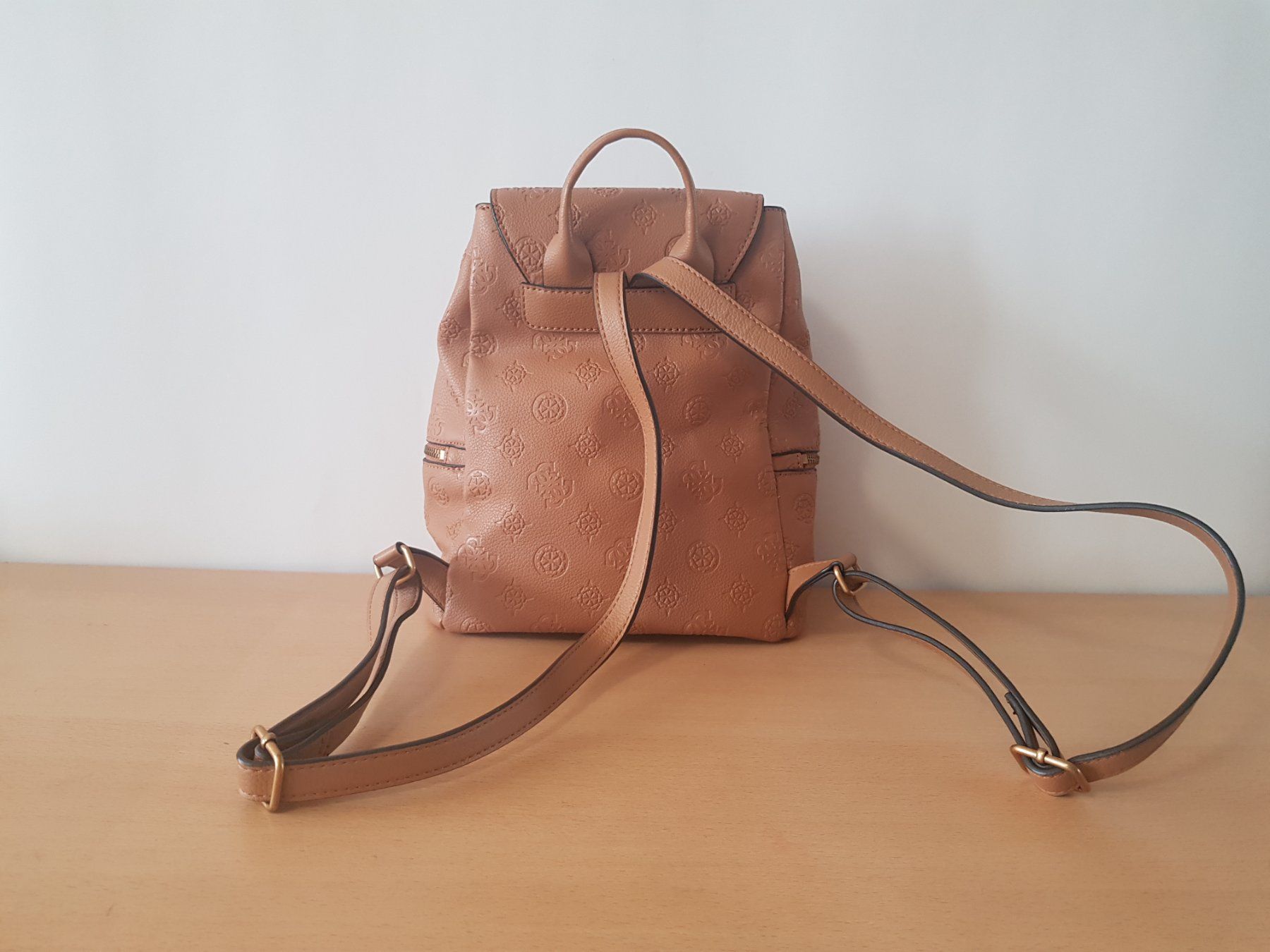 Guess Rucksäcke: Guess Rucksack – Gebraucht aus Basel von Birs868 3