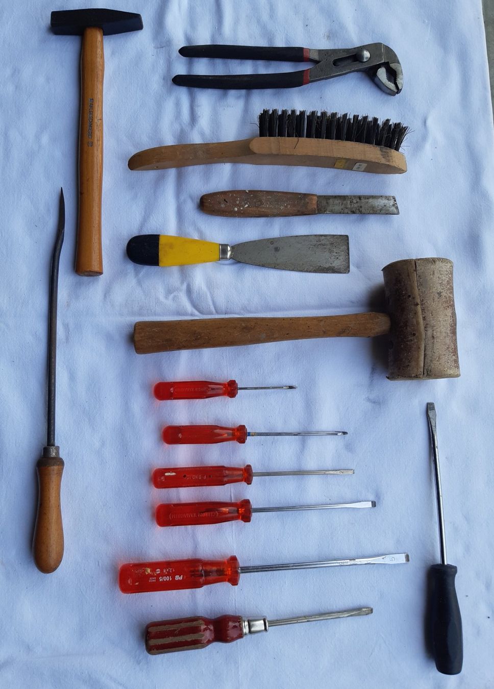 Tutti gli attrezzi: Handwerkzeug div. 14 Stück, sh. Bilder – Usato da Mellingen venduto da Schnorka 1