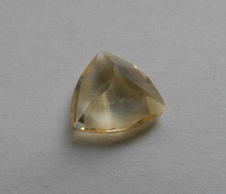 Pietre preziose: Citrin, trilliant, 2.5 ct – Usato da Weisslingen venduto da Oinos