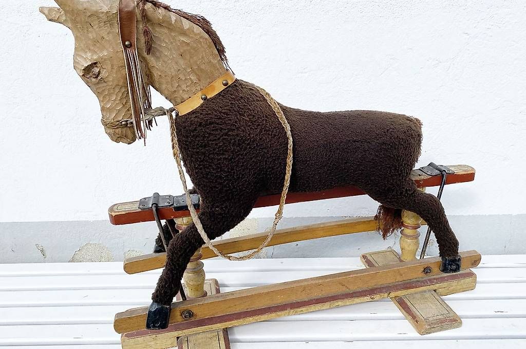 Altre altalene da giardino: Antikes Holz Schaukelpferd, Wippe – Usato da Ballwil venduto da ClassicGallery