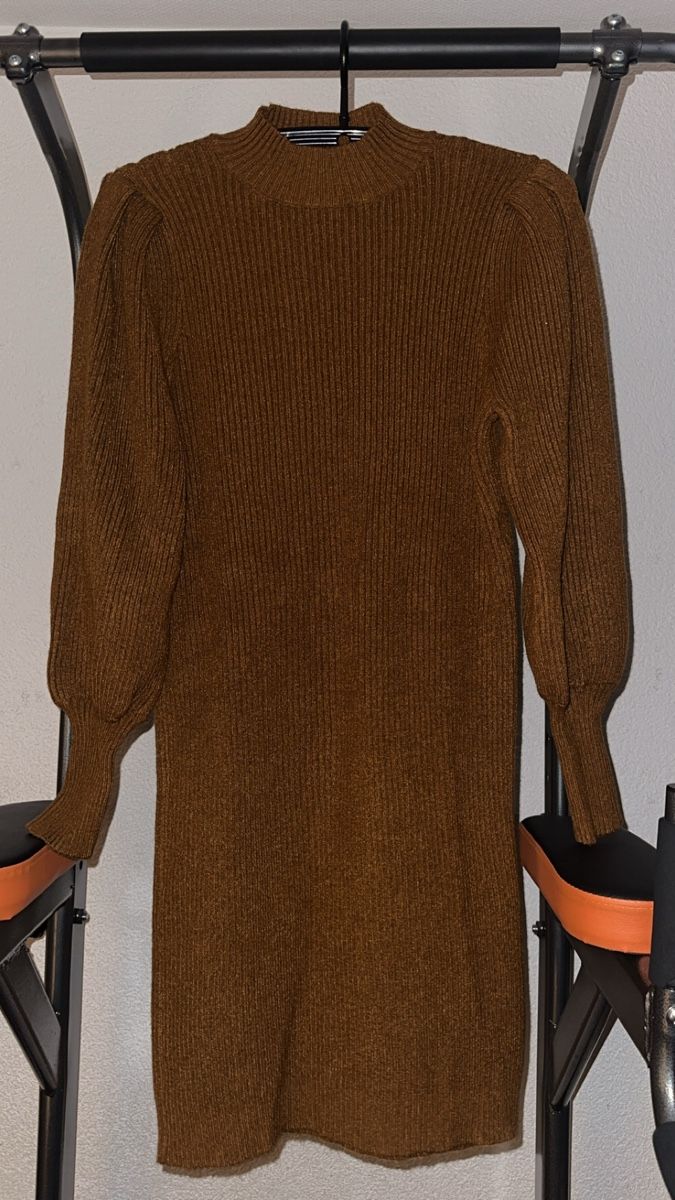 Only Kleider: Braunes Pulloverkleid mit Puffärmeln – Neu (gemäss Beschreibung) aus Oftringen von tola19