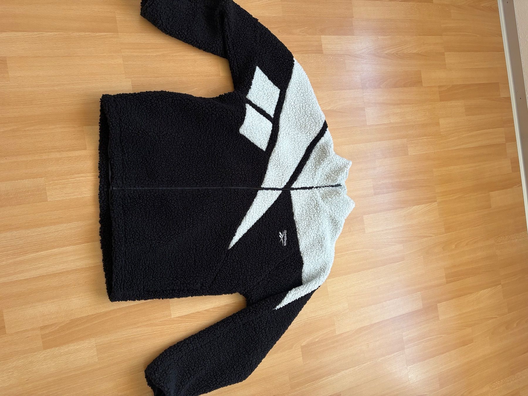 Reebok Jacken: Reebok Fleecejacke – Gebraucht aus Orpund von Stepach