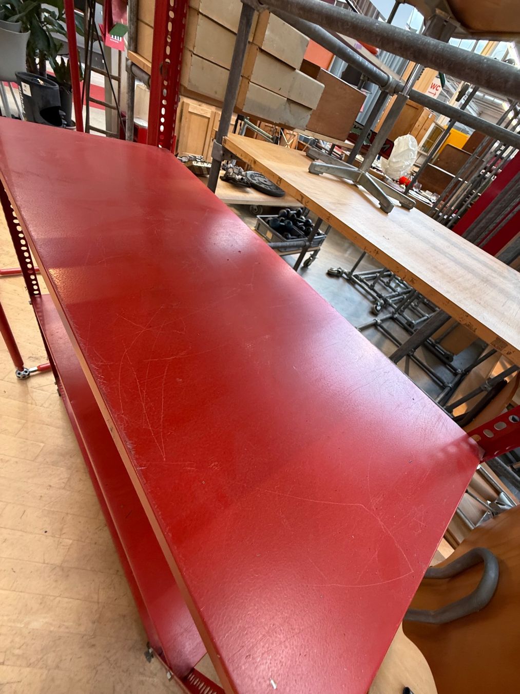Scaffali: Industrial Metallregal Rot – Usato da Fulenbach venduto da Annie.s_Mid_Century 2