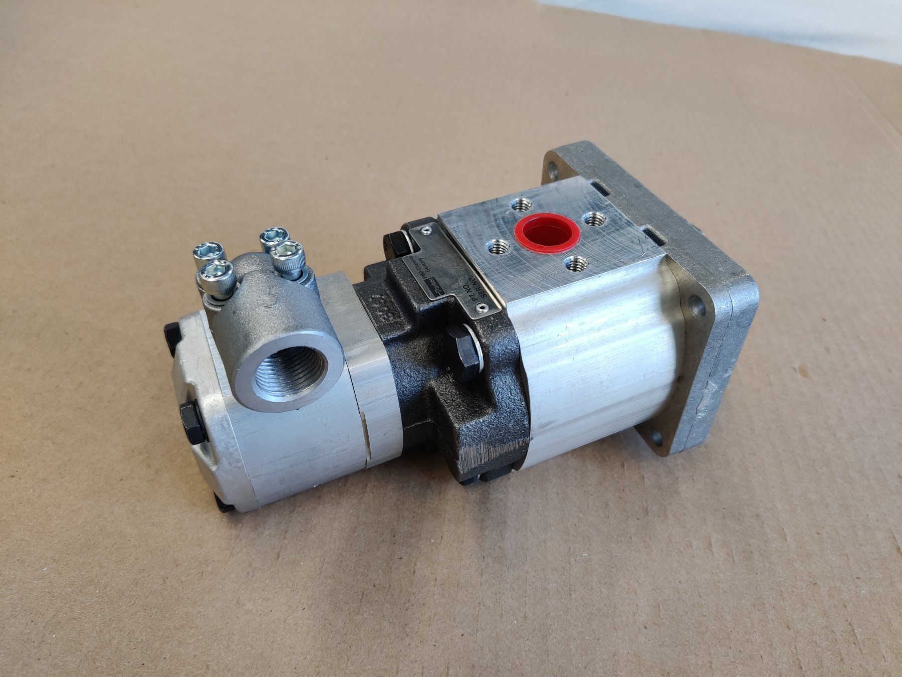 Alle Maschinen: Winkel-Flanschstutzen RPB 12 30 – Neu und originalverpackt aus Fischbach-Göslikon von Elektromech_Verkauf 2