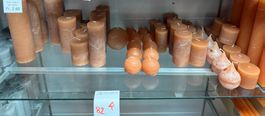 082 Posten Raureif Kerzen hellbraun aus Liquidation