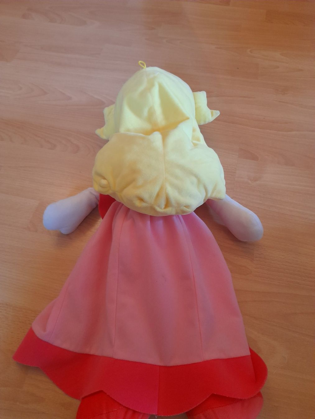 Nintendo Giocattoli: Plüschpuppe Super Mario Prinzessin Peach – Usato da Lustmühle venduto da chevi03 1