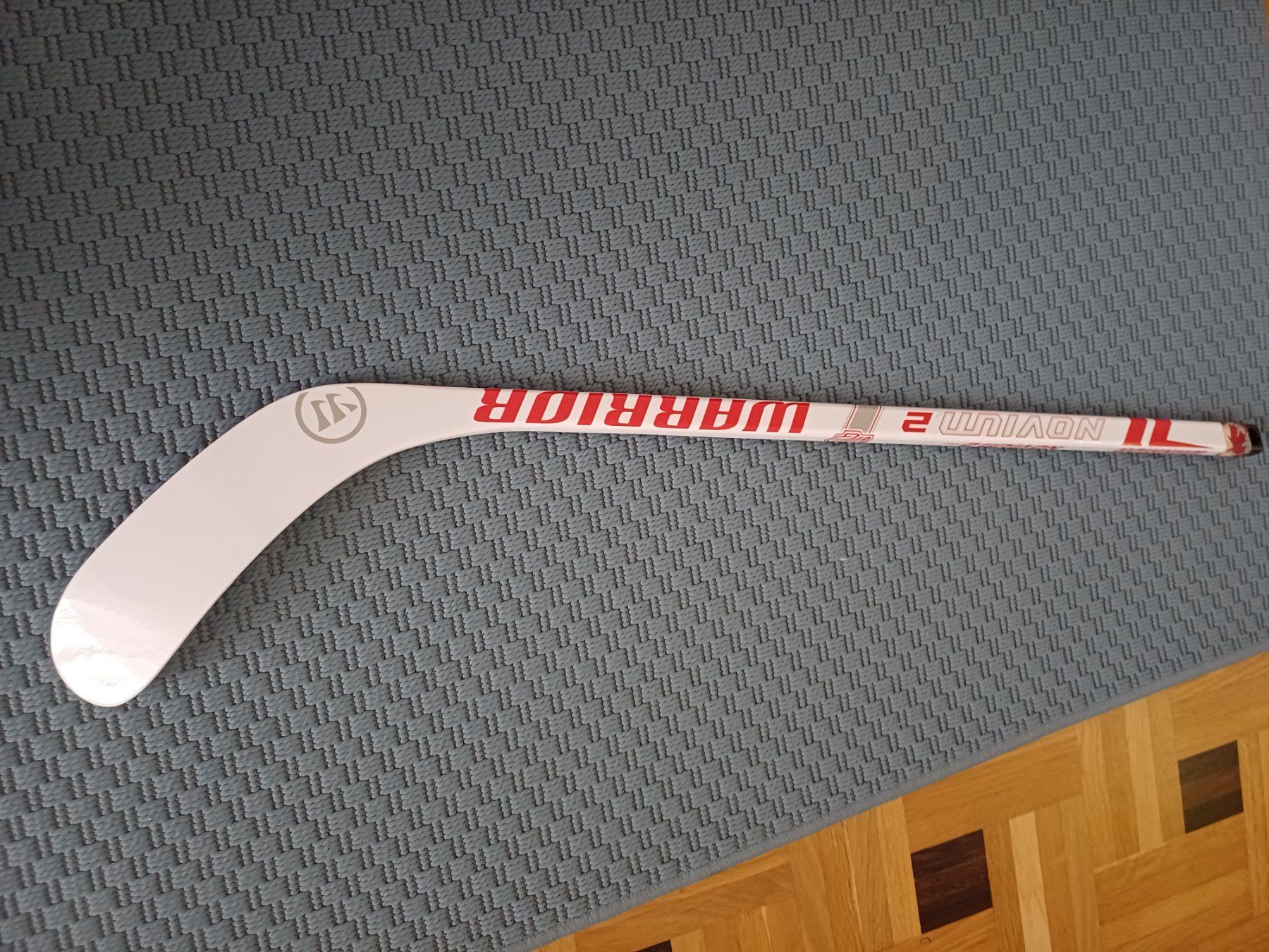 Crosses & Cannes: Mini Eishockeystock Warrior Novium 2 / Mini Stick – D'occasion à Winterthur par marguerite014 1