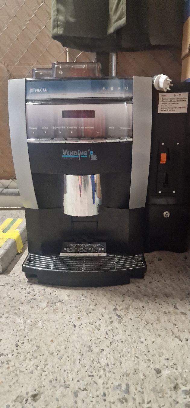 Machines à café & Machines à expresso: Necta Koro Vending Kaffeemaschine gebraucht – D'occasion à Gossau SG par Gossau_CH