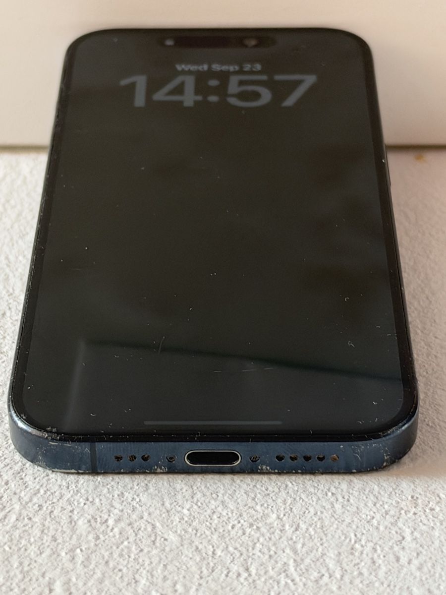 Apple Telefoni cellulari / Smartphones: iPhone 15 pro 256gb – Usato da Täsch venduto da elgordo 1