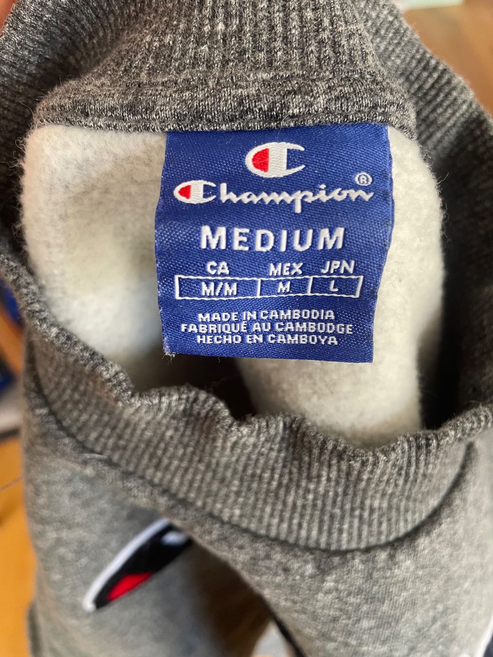 Champion Pulls & Sweat-shirts: Champion Crop Sweatshirt – D'occasion à Bern par nin_jz5t 2