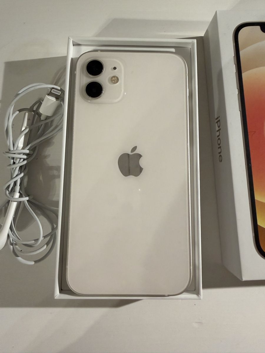 Apple Portables: Iphone 12  – D'occasion à Binz par fab_c5px 2