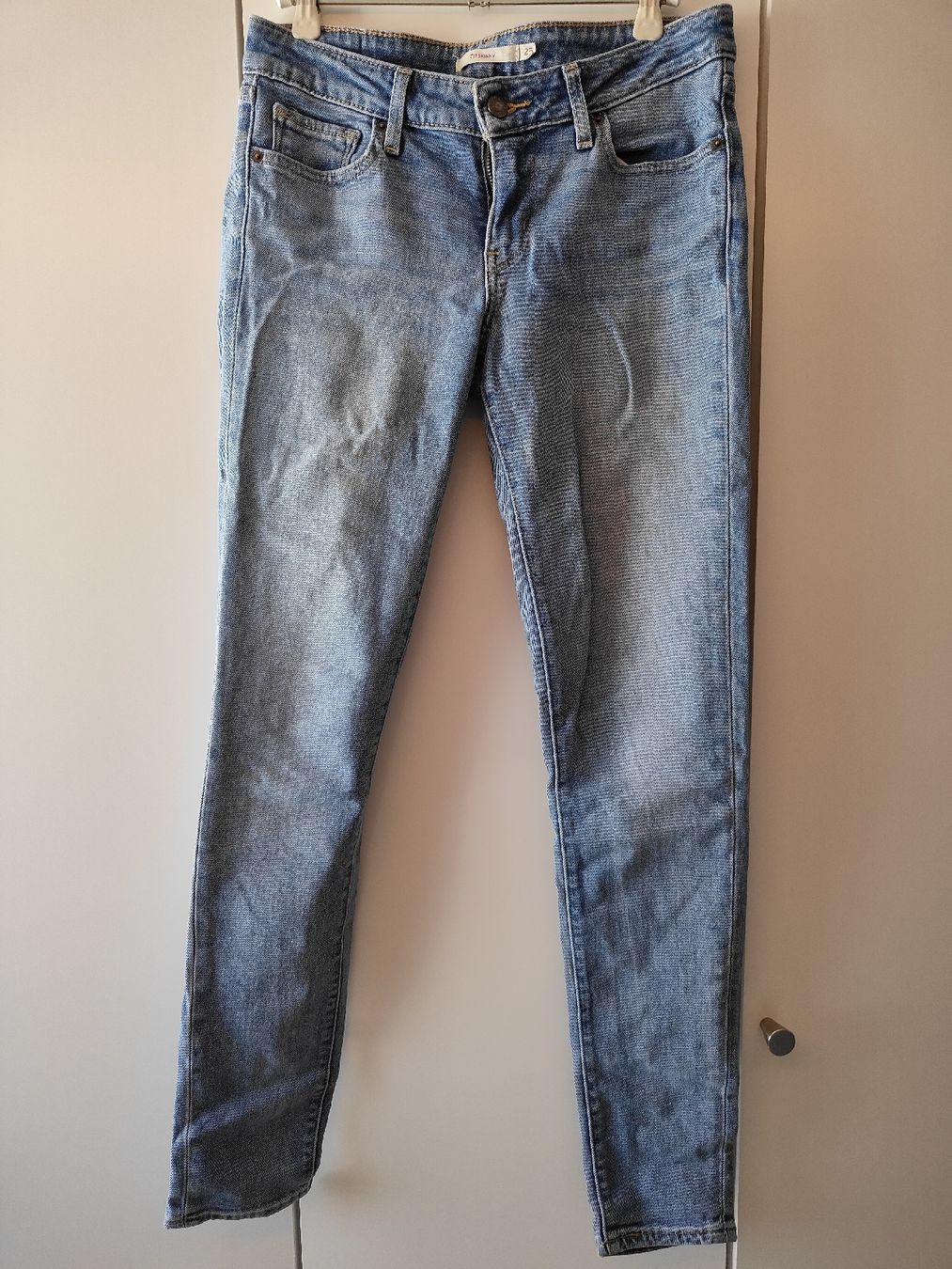 Levi's Jeans: Levi's 711, Grösse 25 – Usato da Einsiedeln venduto da TheMullets_wife