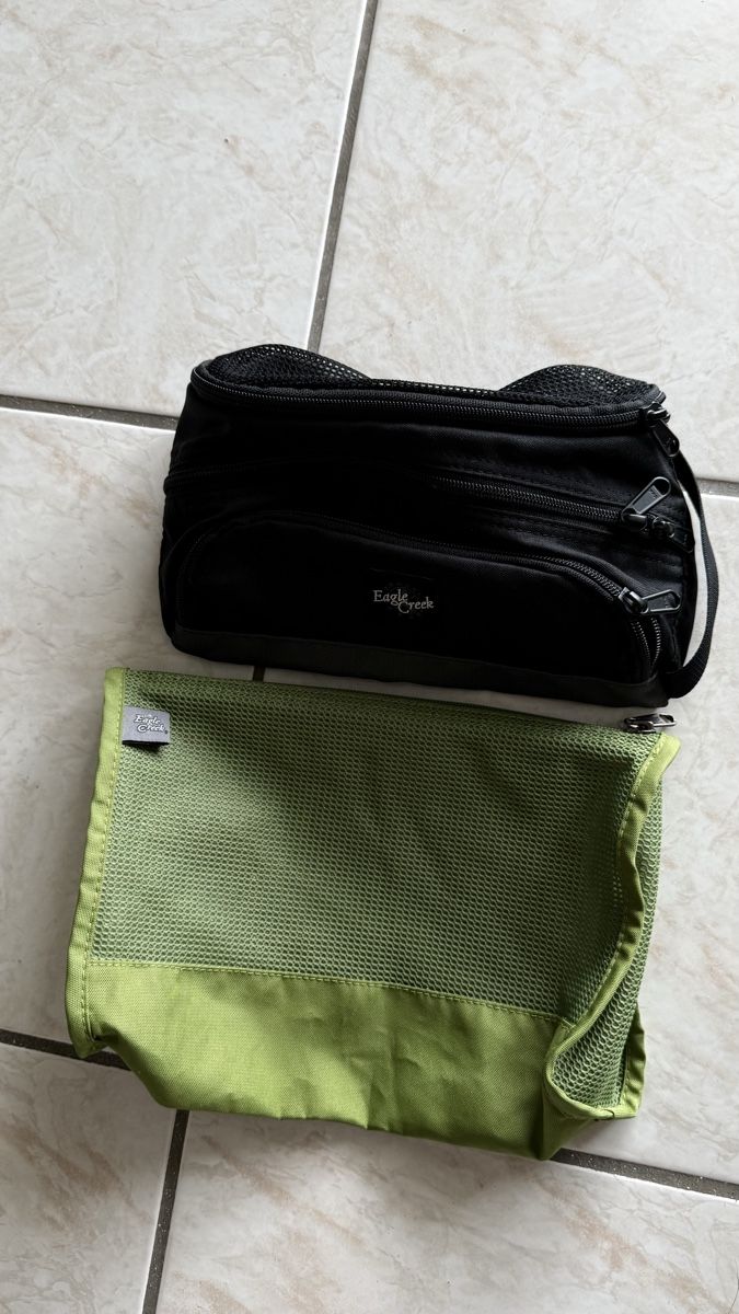 Taschen: 2 trousses de toilette eagle creek  – Gebraucht aus Veyrier von Deniro2 1