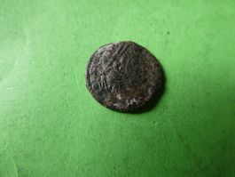uralte Bronzemünze  15 mm     1.33 g