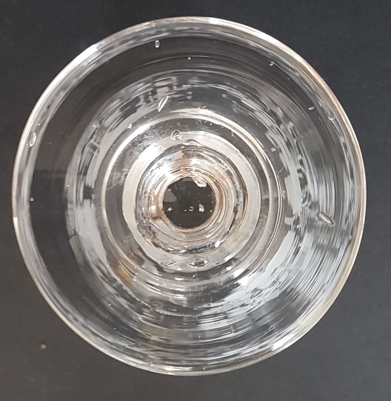 Gläser: Antikes Glas konisch graviert Blumen – Gebraucht aus Kaltbrunn von Condor2 2