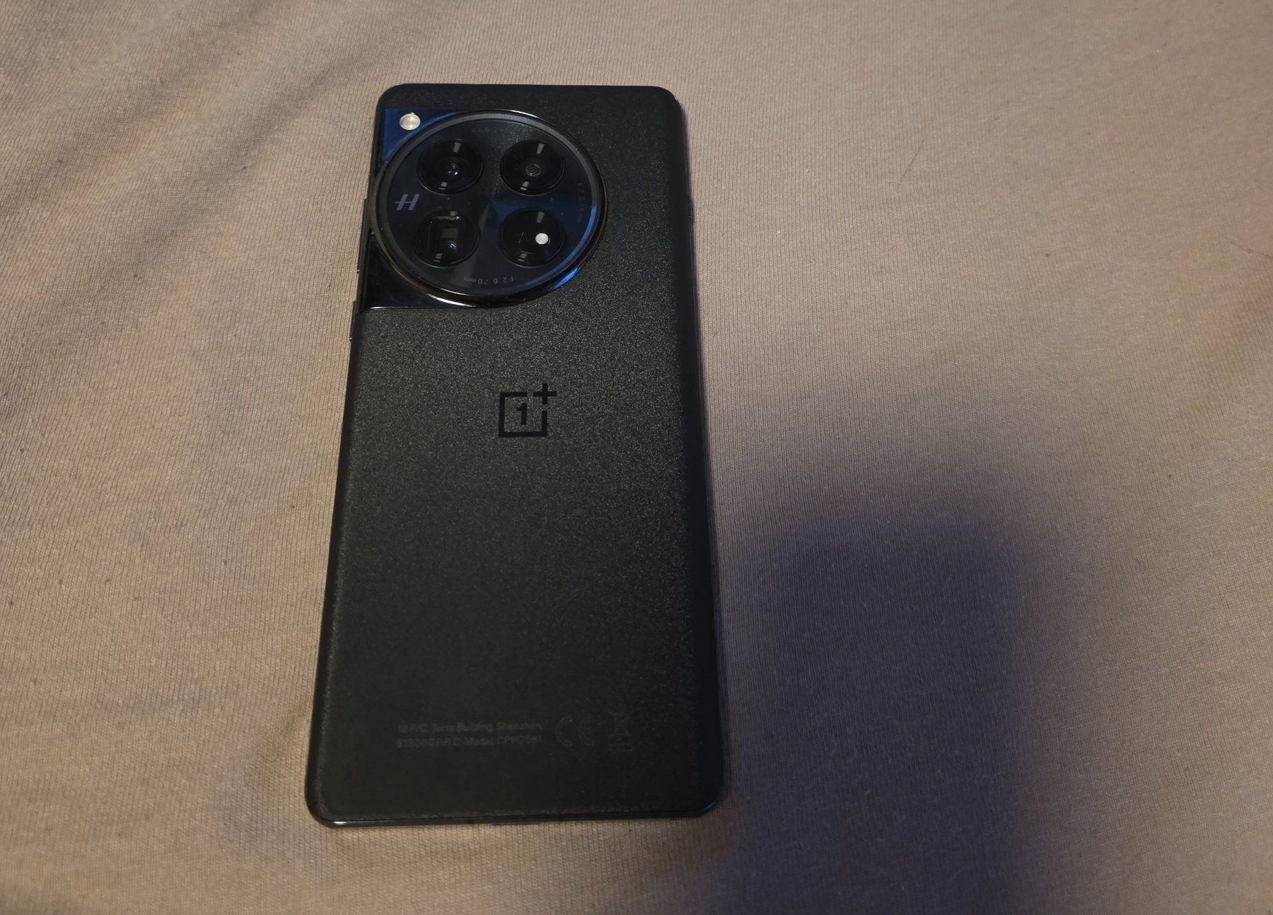 OnePlus Handys / Smartphones: OnePlus 12 - 512GB – Gebraucht aus La Roche FR von Darknought 1
