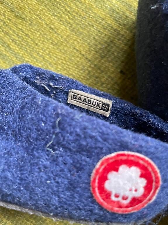 Scarpe per ragazzi: chaussons Baabuk 28 – Usato da Geneve venduto da chadouli