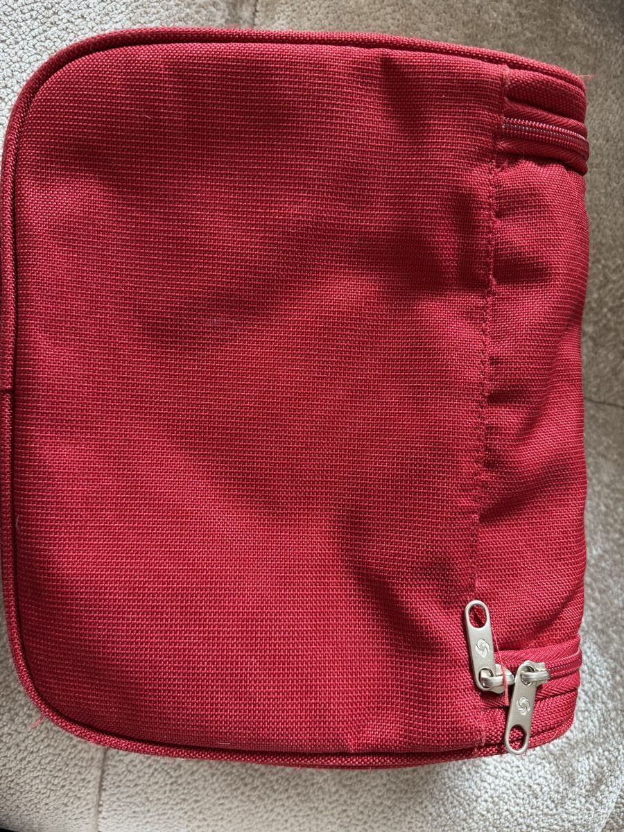 Samsonite Custodie per cosmetici: Samsonite Toiletry Bag - Red – Usato da Knonau venduto da yuz_px92 1