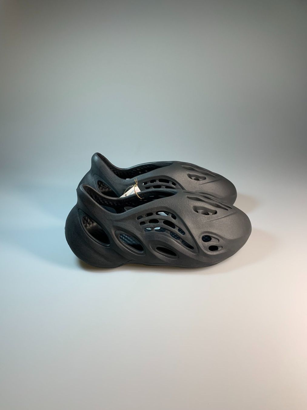 Scarpe da uomo: Yeezy Foam RNR Onyx ( Runner ) – Nuovo e nell'imballaggio originale da Thörishaus venduto da SnkrsVie