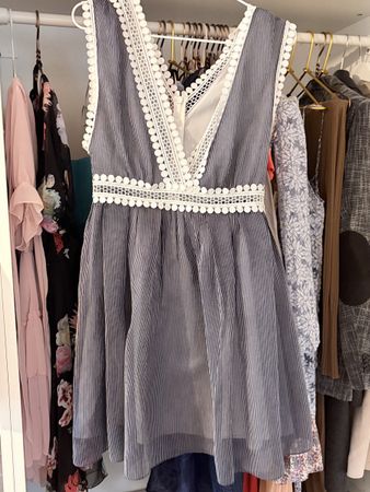 Sandro Kleid gestreift Weiss Grösse neuwertig