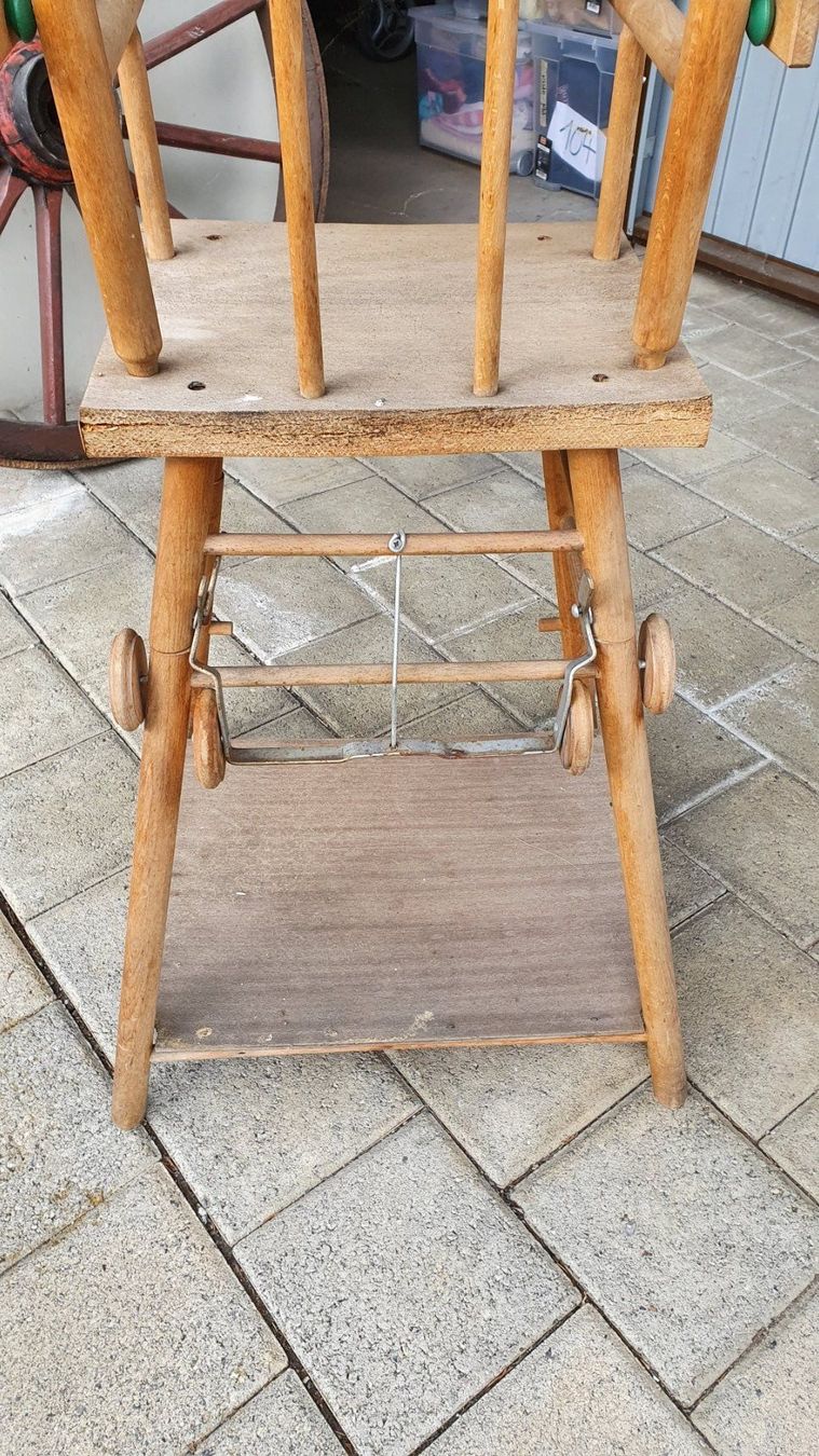 Hochstühle: Kindersitzli Holz, alt – Gebraucht aus Schwanden Sigrisw von Pumuckel27 1