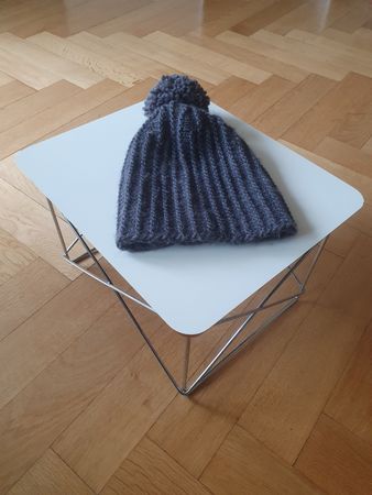 Zara Strickmütze grau mit Bommel