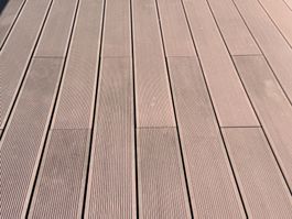 Hochleistungs-Terrassendielen aus Verbundwerkstoff – Sandfar