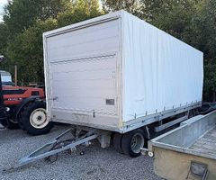 Anhänger Steffen 10 Tonnen mit Verdeck + Hebebühne