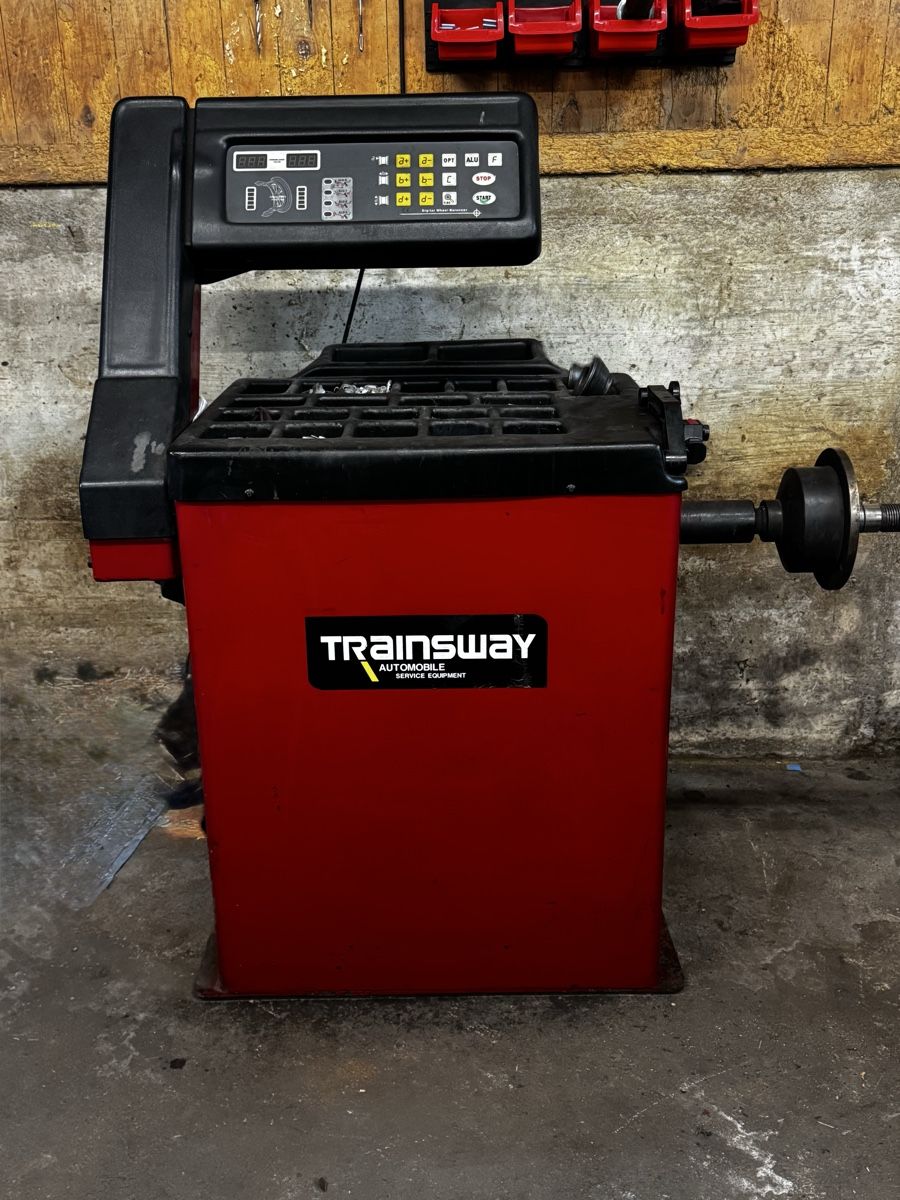 Tutte le macchine: Auswuchtmaschine Trainsway – Usato da Bubikon venduto da Kid328