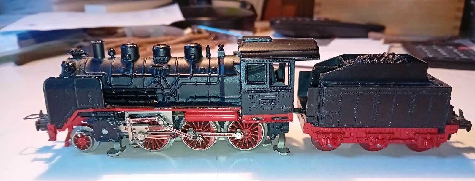 Fleischmann Modelleisenbahnen: Fleischmann Tender-Dampflok BR24 – Gebraucht aus Steinhausen von Vilivinili