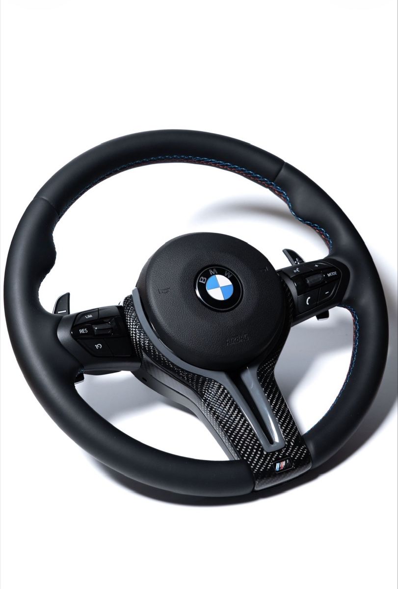 BMW Tutti pezzi di ricambio auto: BMW Lenkrad – Nuovo e nell'imballaggio originale da Brügg BE venduto da DENKOSTEERING_1 1