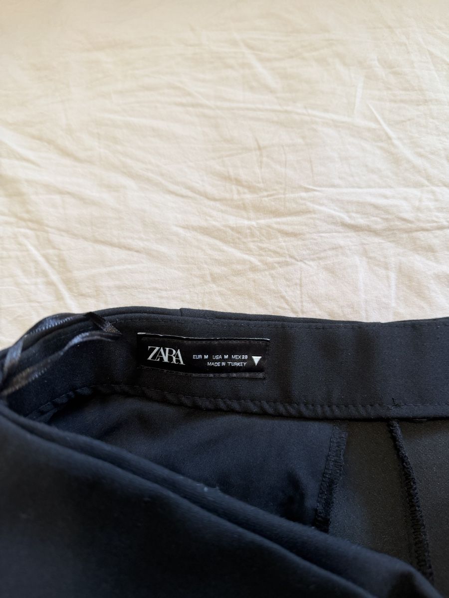 Lotti di vestiti: Shorts noir Zara taille M  – Usato da Grabs venduto da DidiPop290 2