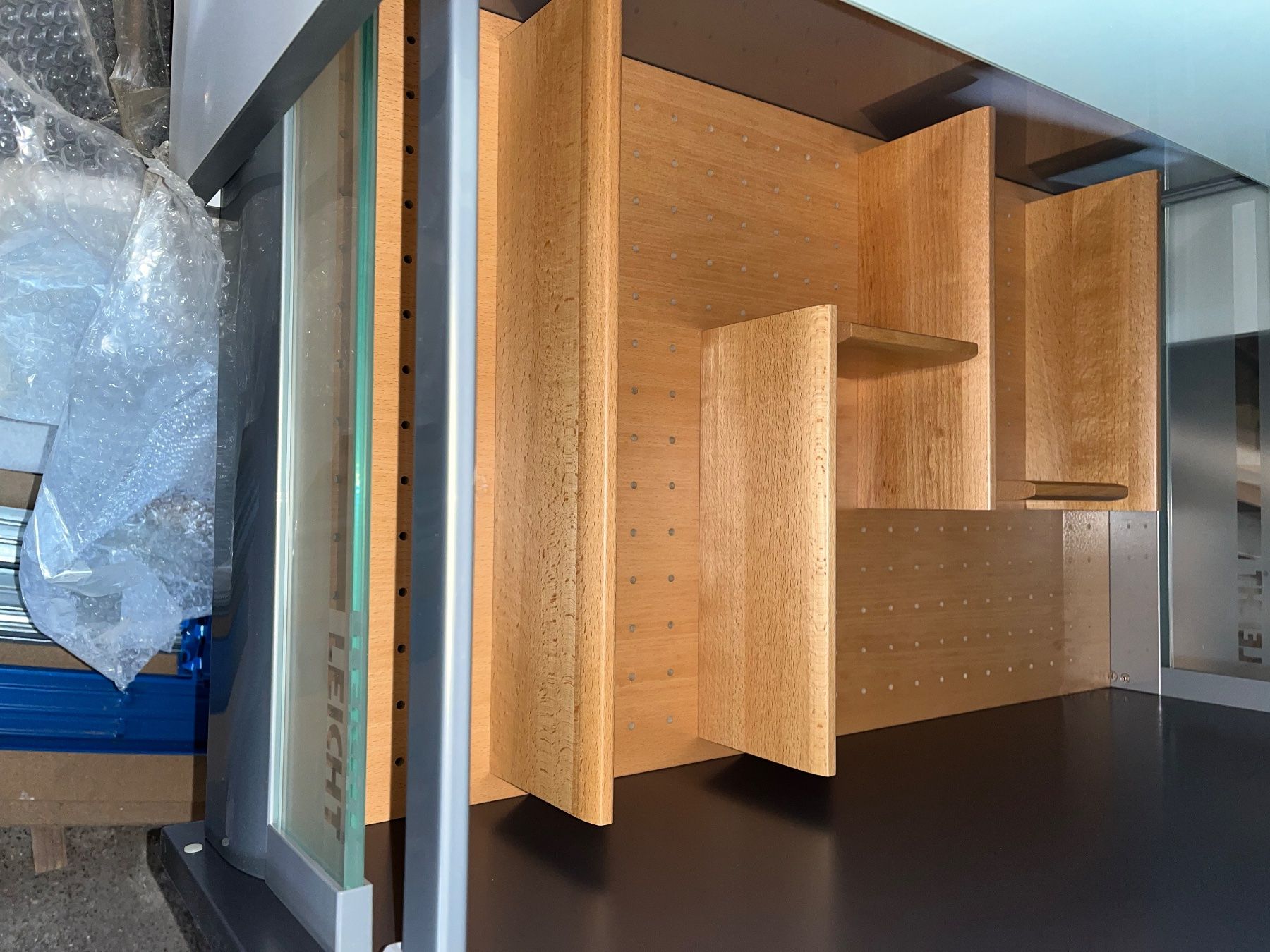 Cucine complete: Freistehende Küchen-Theke der Marke LEICHT – Nuovo (secondo la descrizione) da Schüpfen venduto da Centurion65 6