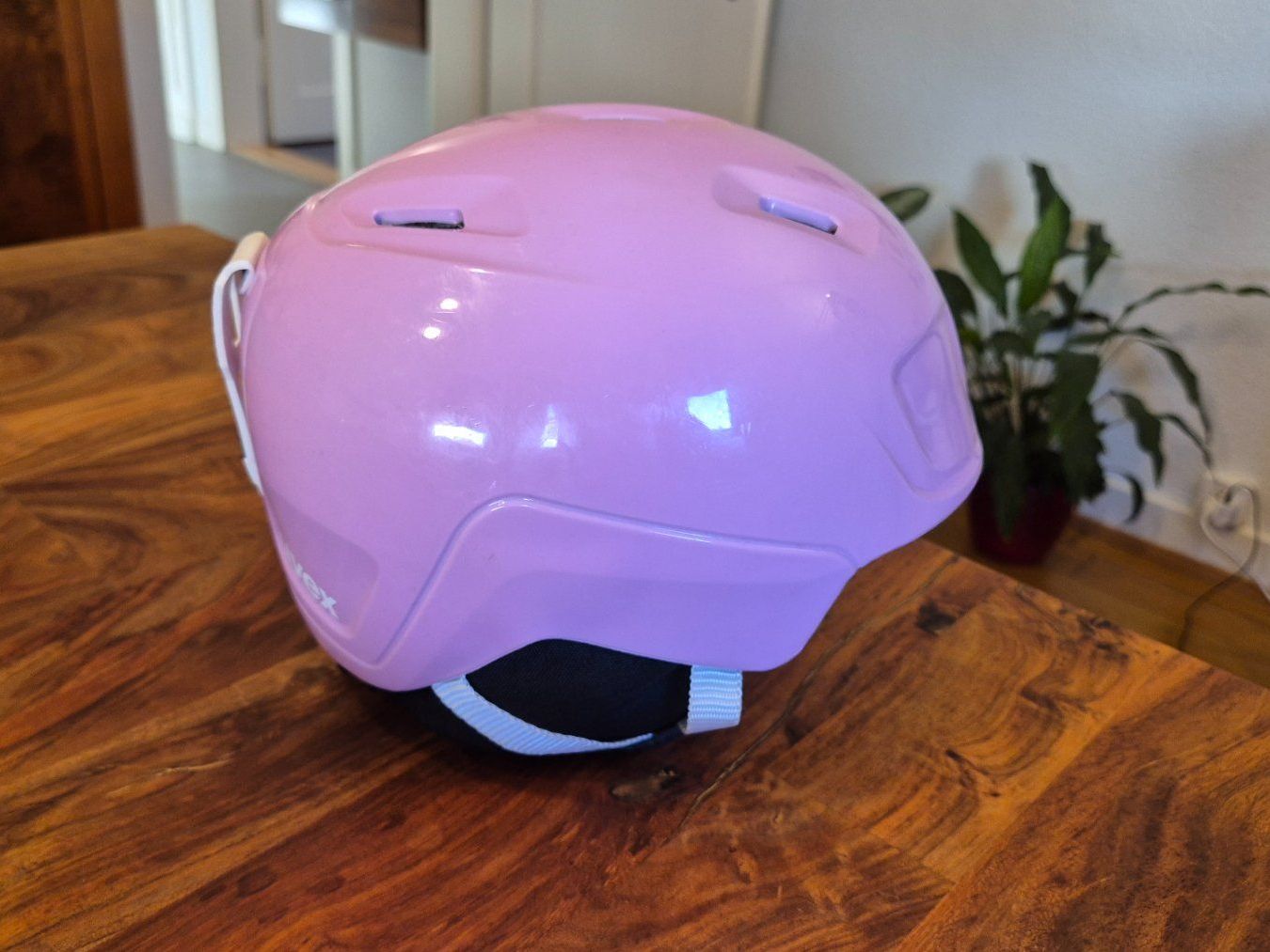 Uvex Caschi: Mädchen Uvex Skihelm. Gr. 51-55cm – Usato da Zürich venduto da Weekend_01 1