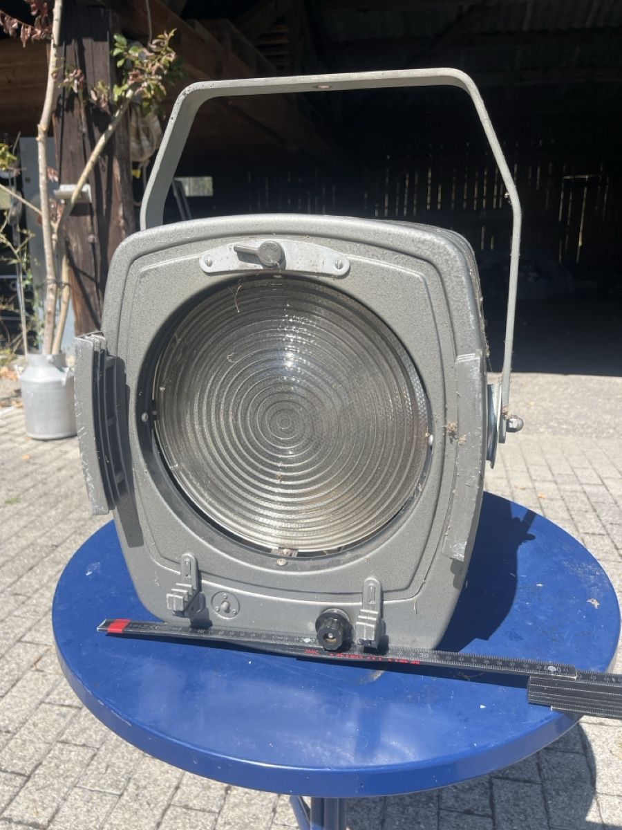 Lampen: Engel-Fresnel-Scheinwerfer – Gebraucht aus Lohn-Ammannsegg von samuschmid 1