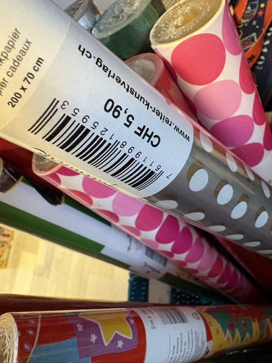 Carta: Restposten 40 Rollen Geschenkpapier (neu) – Nuovo e nell'imballaggio originale da Vordemwald venduto da Jerry328 3