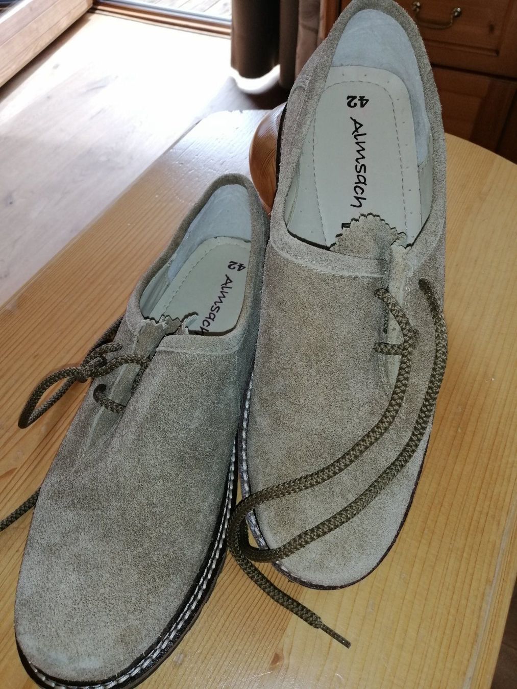 Scarpe da uomo: Schuhe 42 – Nuovo (secondo la descrizione) da Bellikon venduto da Anithom