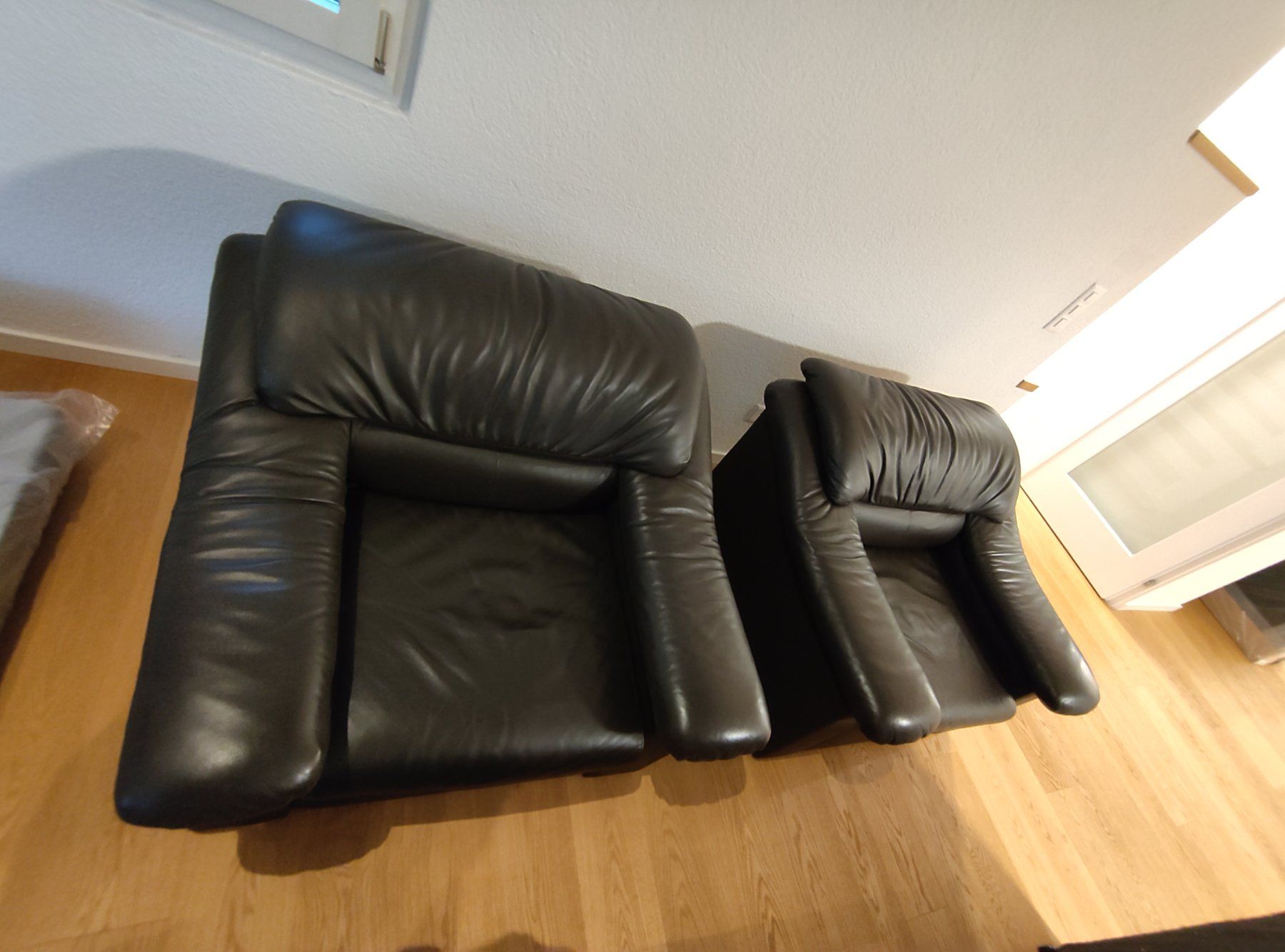 Sessel: 2 sehr schöne schwarze Ledersessel – Gebraucht aus Magden von fel_8gj7 1
